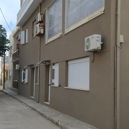Petros Apartment *