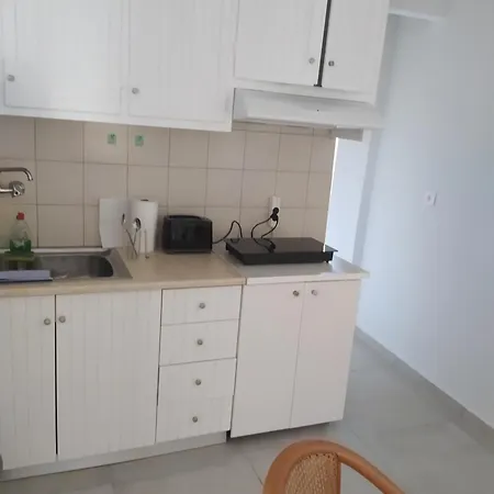 Petros Apartment *