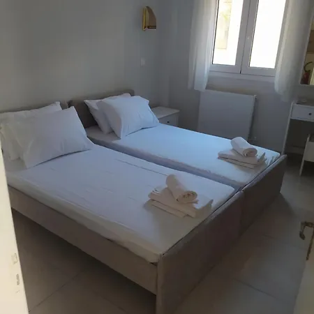 Petros Apartment *